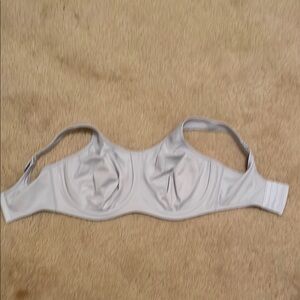 Wacoal silver exert Bra / size 34G